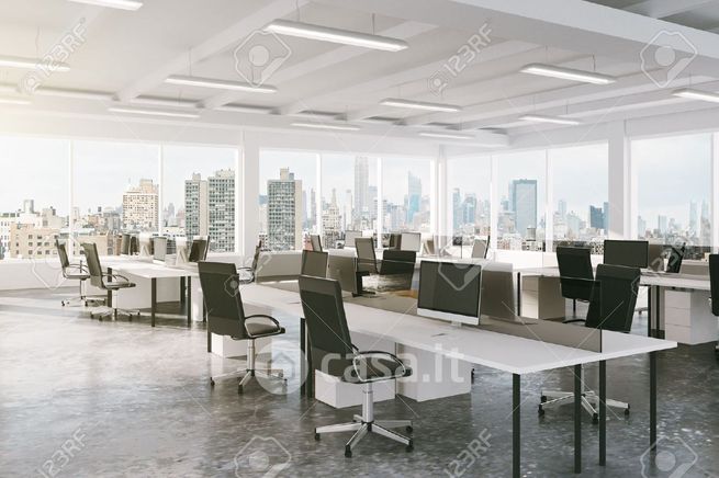 Ufficio in commerciale in 