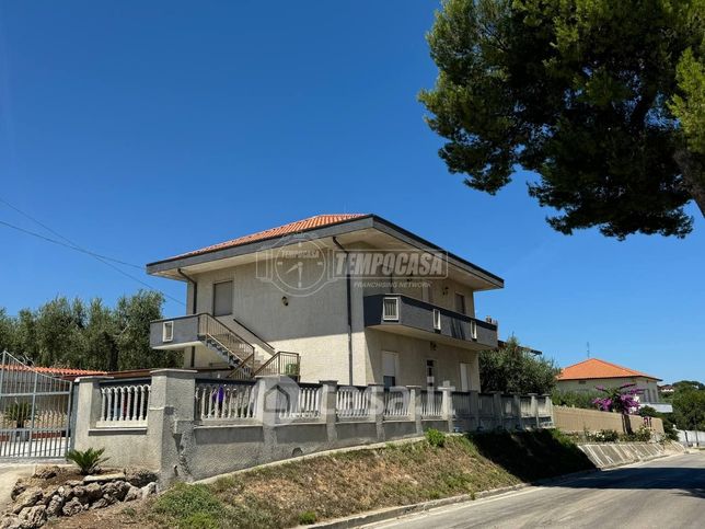 Casa indipendente in residenziale in Contrada Fontechiaro 12