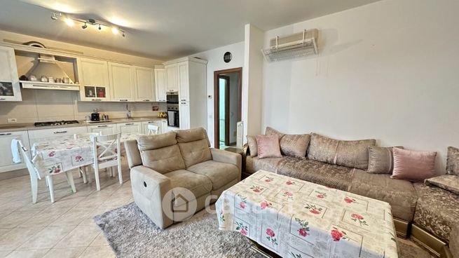 Appartamento in residenziale in Via Bassa