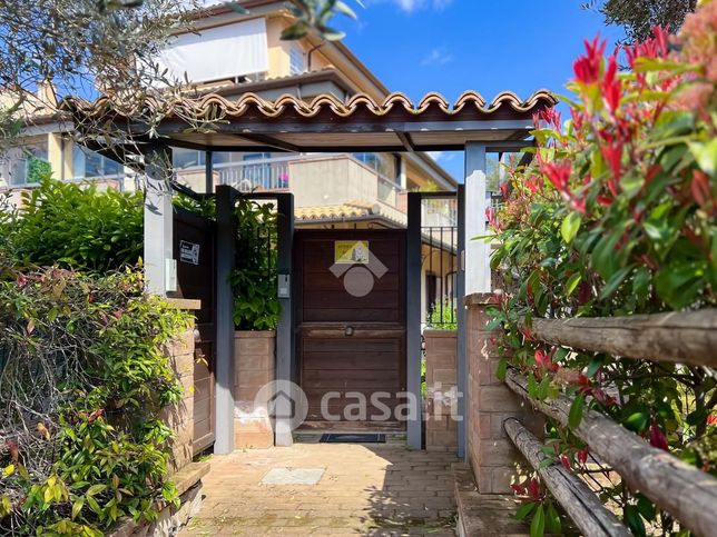 Appartamento in residenziale in Via delle Agavi 11