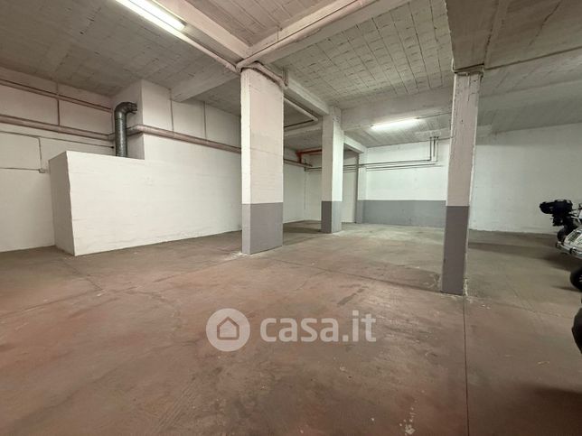 Box/posto auto in residenziale in Via Don Lorenzo Milani 10