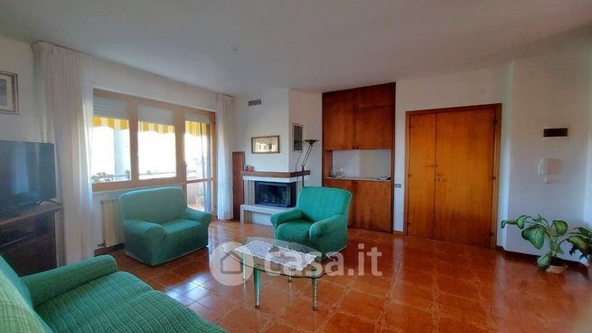 Attico/mansarda in residenziale in Via dei Garofani 13