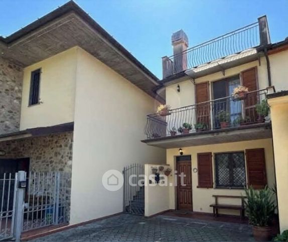 Appartamento in residenziale in Via Gino Merlini 15 A