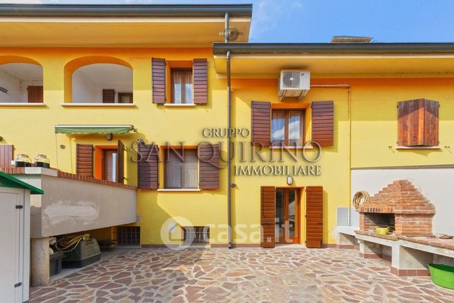 Villa in residenziale in Via Don Eugenio Mazzi 48