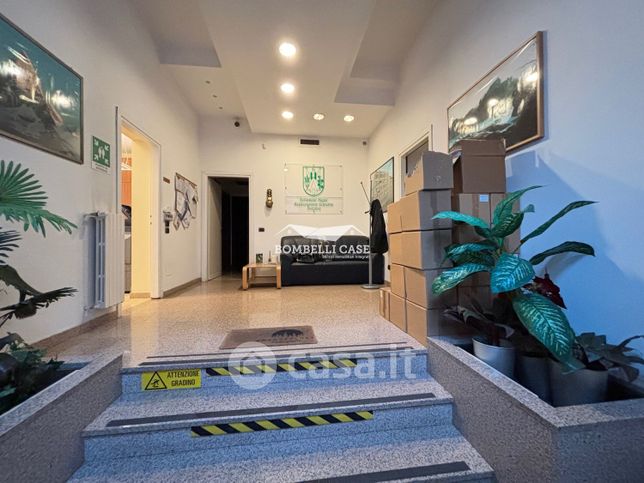 Ufficio in commerciale in Via Carlo Poma 42