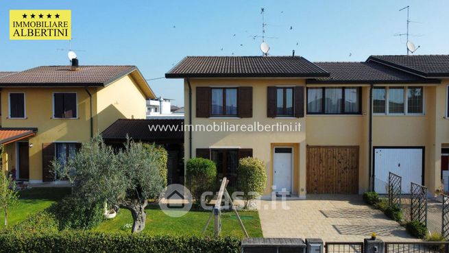 Casa bi/trifamiliare in residenziale in Via Don Giovanni Calabria 43
