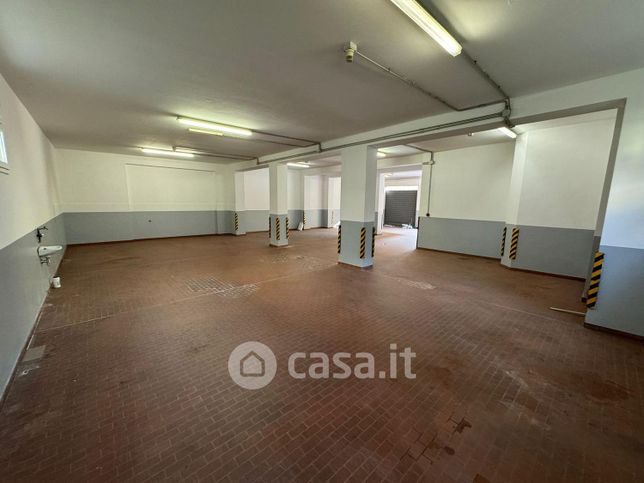 Box/posto auto in residenziale in Via Torleone 34