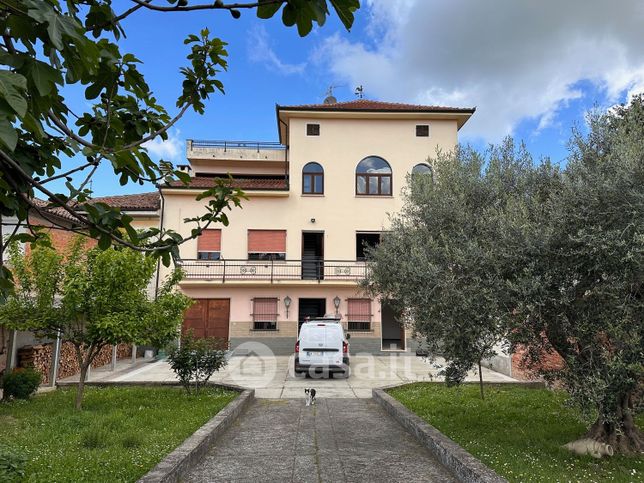 Villa in residenziale in Via Francesco Mignone 32