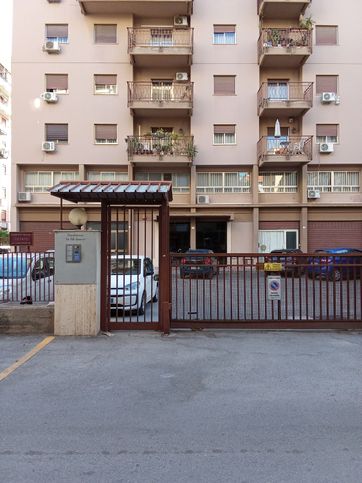 Ufficio in commerciale in Via Villa Giocosa 9