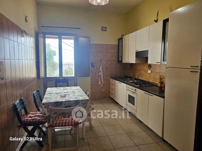 Casa indipendente in residenziale in Via Cannavo 10