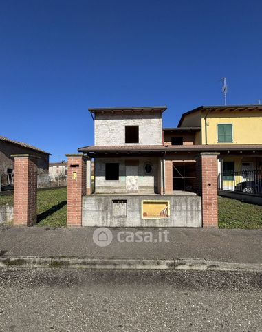 Villetta a schiera in residenziale in Via Giovannino Guareschi