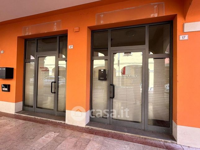 Ufficio in commerciale in Via 2 Agosto 1980 17