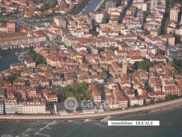 Attivitã /licenza (con o senza mura) in commerciale in Riva Sant'Andrea