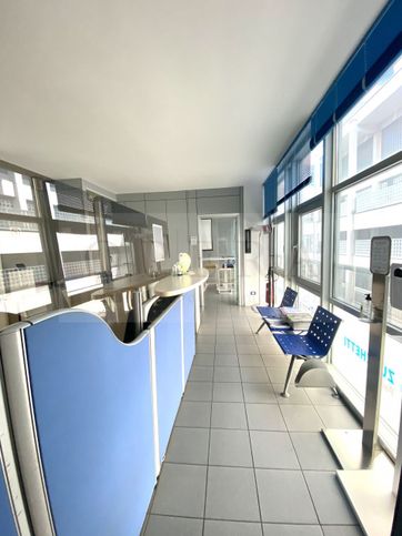 Ufficio in commerciale in Via Luigi Galvani