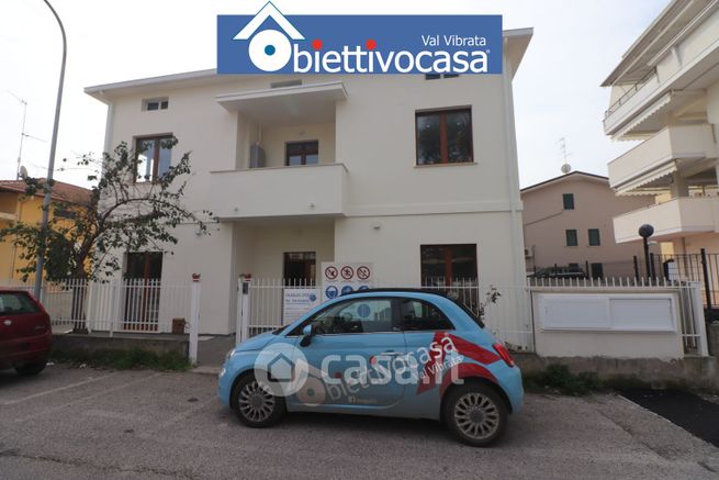 Appartamento in residenziale in Via Giacomo Leopardi 5