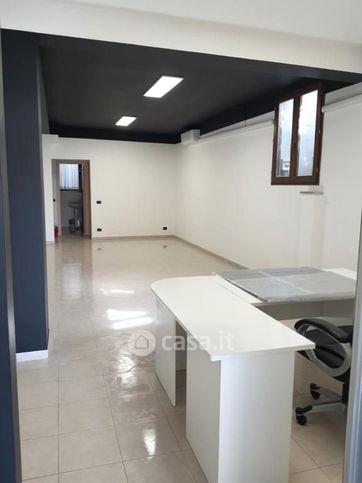 Ufficio in commerciale in Viale Perth