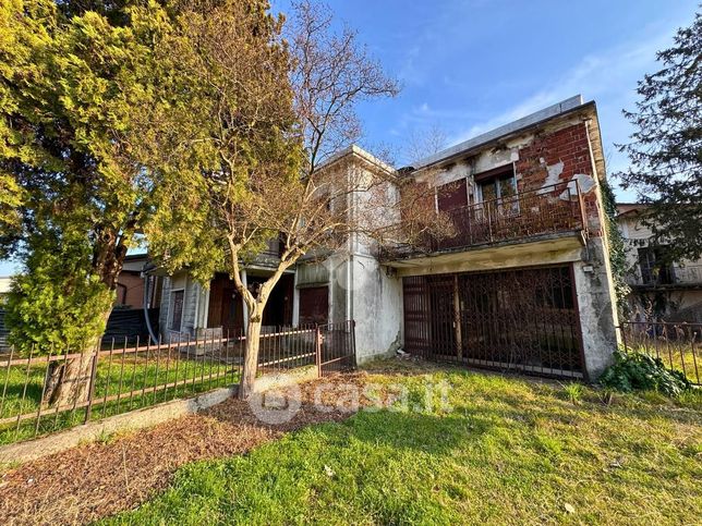 Casa indipendente in residenziale in Via Tenente Lorenzon 86