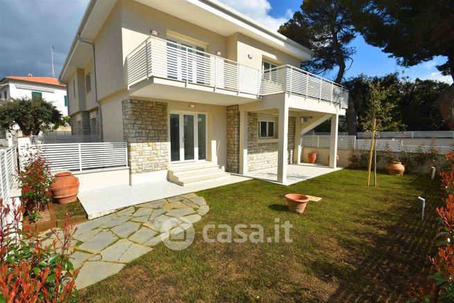 Appartamento in residenziale in Via Donatello 2