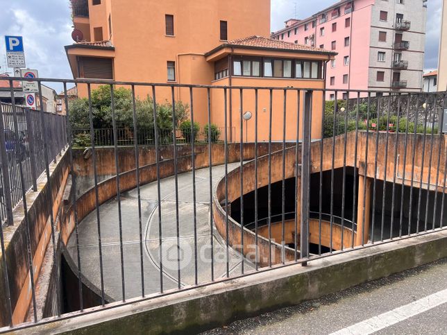 Box/posto auto in residenziale in Via Pola 20