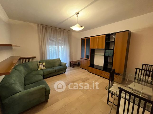 Appartamento in residenziale in Via Varese 25