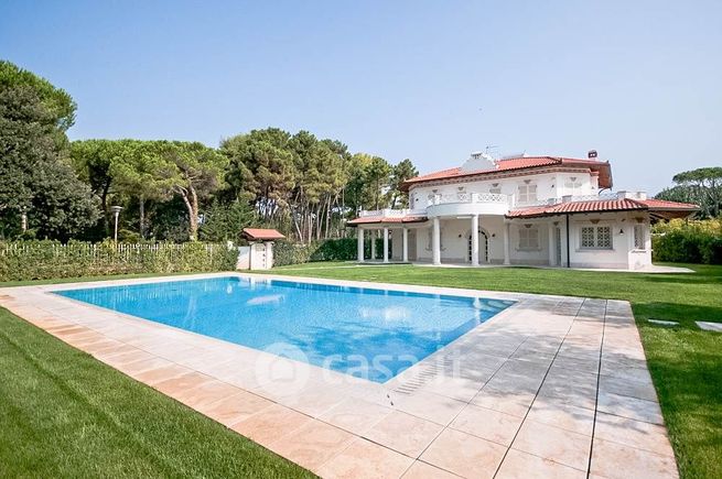 Villa in residenziale in 
