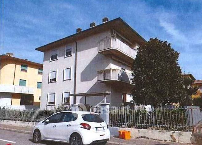 Casa indipendente in residenziale in Via San Pietro 55