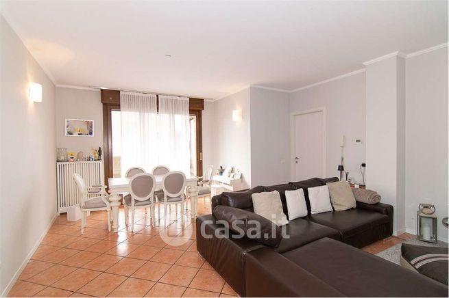 Appartamento in residenziale in Via Trieste 4
