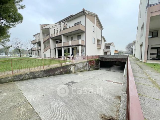 Ufficio in commerciale in Via Giuseppe di Vittorio 4