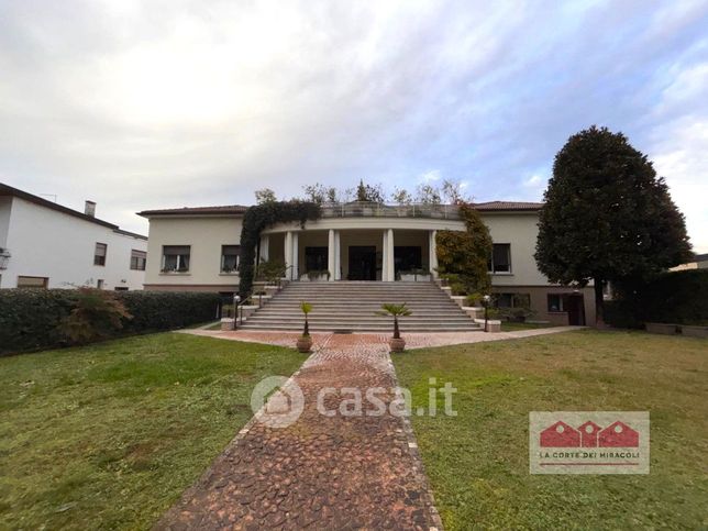 Villa in residenziale in Viale Arnaldo Fusinato