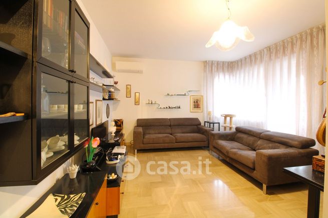 Appartamento in residenziale in Via Andrea Mantegna 6
