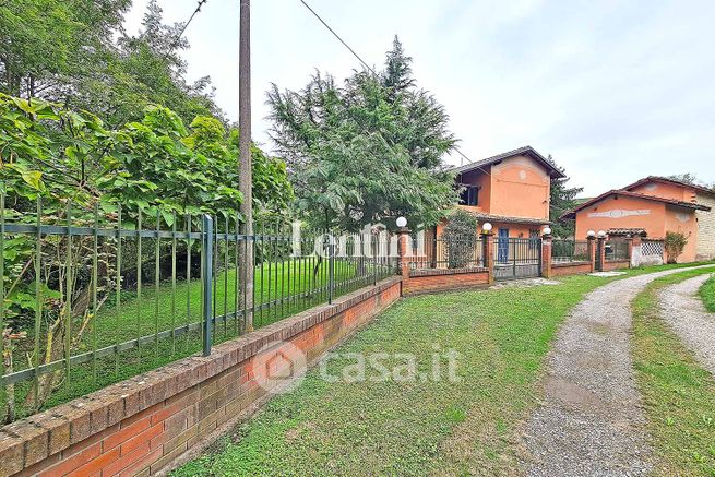 Casa bi/trifamiliare in residenziale in Strada Casale Asti 34