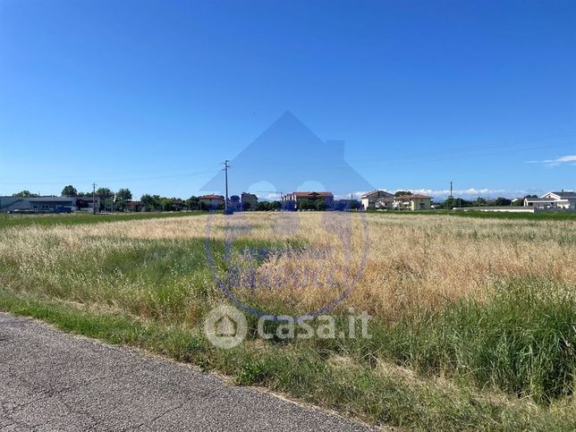 Terreno agricolo in commerciale in 