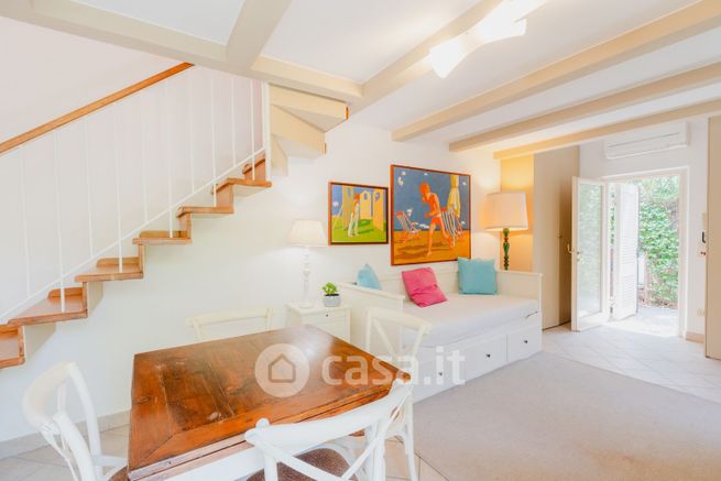 Casa bi/trifamiliare in residenziale in Via XX Settembre