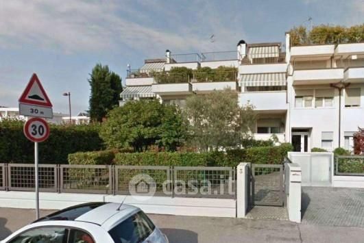 Appartamento in residenziale in Via Emilia 3