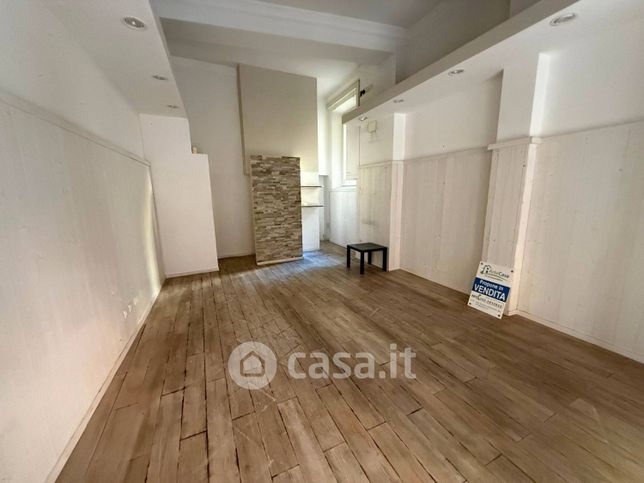 Attivitã /licenza (con o senza mura) in commerciale in Corso Italia