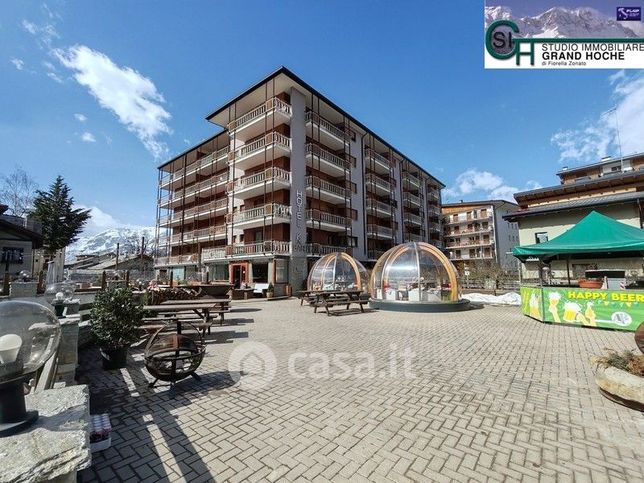 Appartamento in residenziale in Via Villaggio Alpino 3