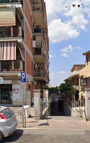 Box/posto auto in residenziale in Via di Morena 75