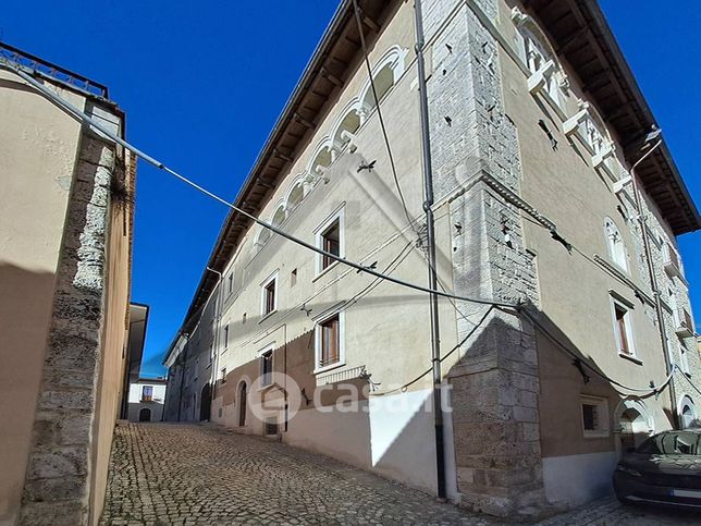 Appartamento in residenziale in Via Lepidi 12