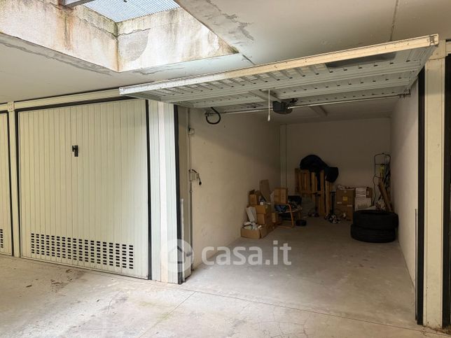 Garage/posto auto in residenziale in Strada Stretta 1