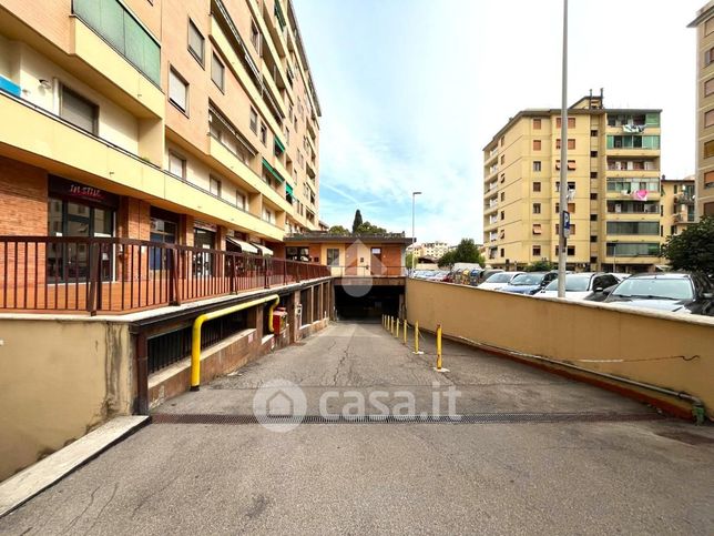 Box/posto auto in residenziale in Via Valdichiana 14