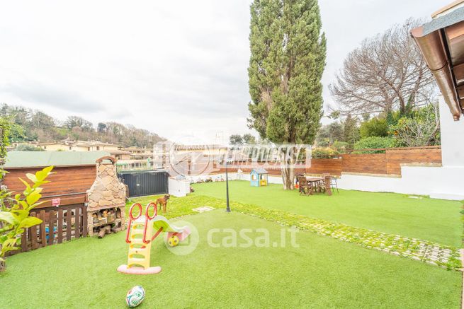 Appartamento in residenziale in Via Austis