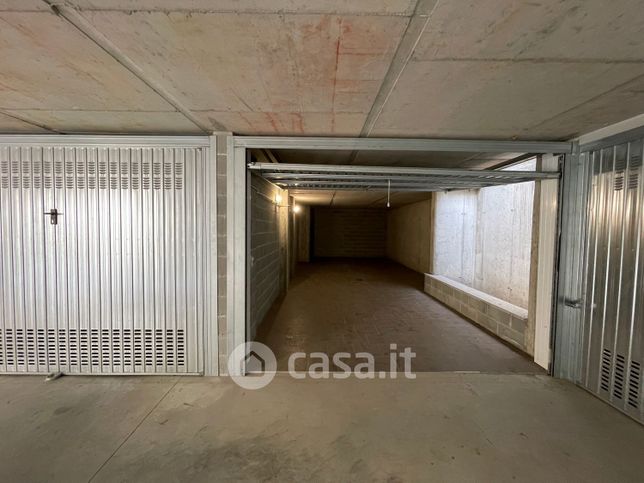 Garage/posto auto in residenziale in Via manzoni