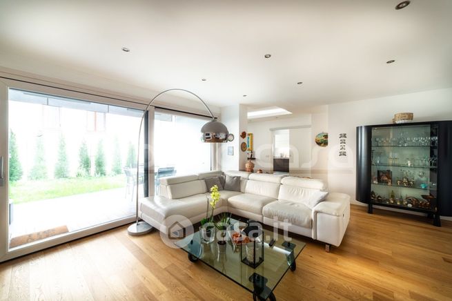 Appartamento in residenziale in Via Giuseppe Parini 25