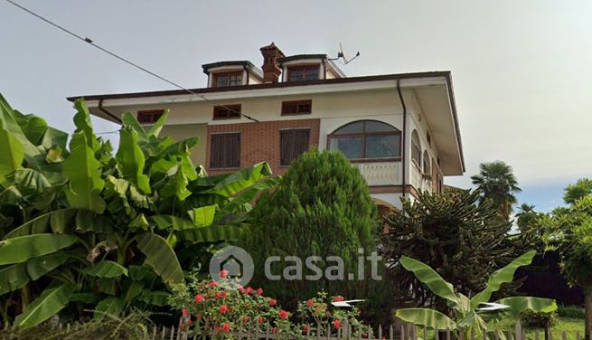 Casa indipendente in residenziale in dei romani 18 - b