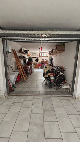 Box/posto auto in residenziale in Via Fabio Tombari