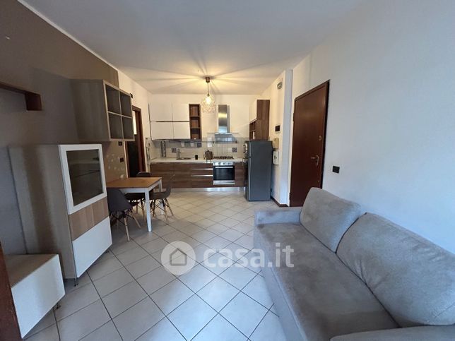 Appartamento in residenziale in Via Luigi Salvatorelli 25