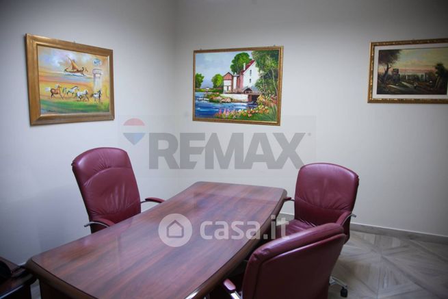 Ufficio in commerciale in Viale Cristoforo Colombo