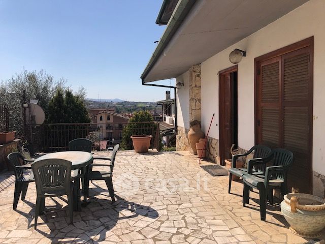 Villetta a schiera in residenziale in Via Alpi