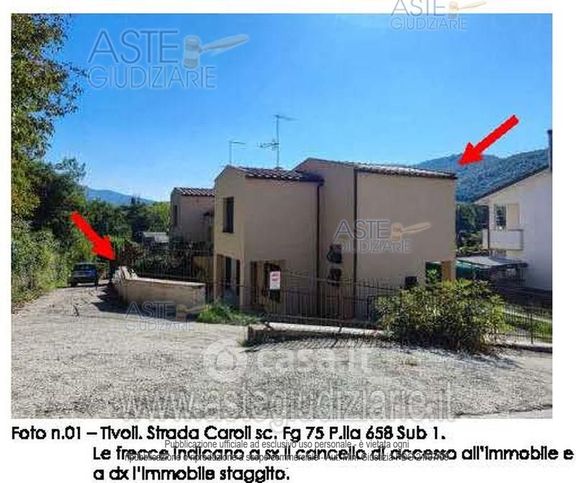 Casa bi/trifamiliare in residenziale in Strada Caroli