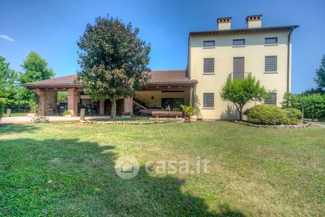 Casa indipendente in residenziale in Via G. Puccini 2 -14